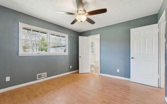 Building Photo - 401 Cabriolet Ct