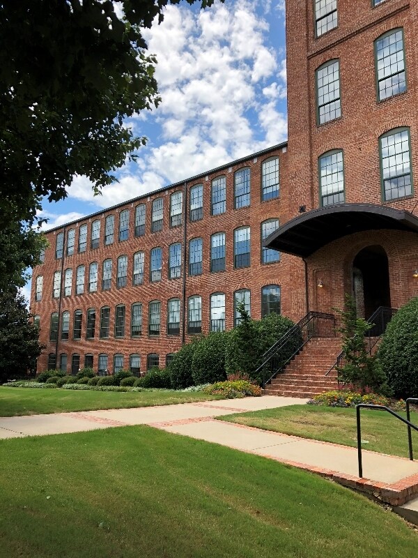 Primary Photo - 400 Mills Ave