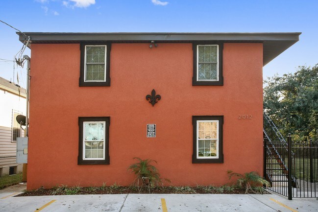 Building Photo - 2012 Bienville St