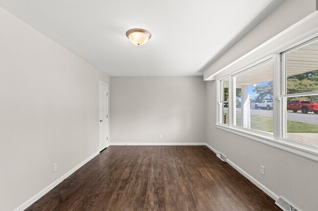 Foto del edificio - 1517 Lincoln Dr