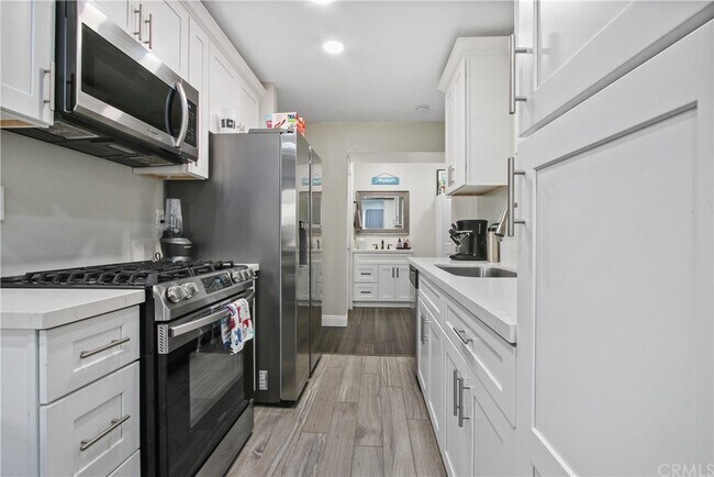 Foto del edificio - 1350 W Lambert Rd