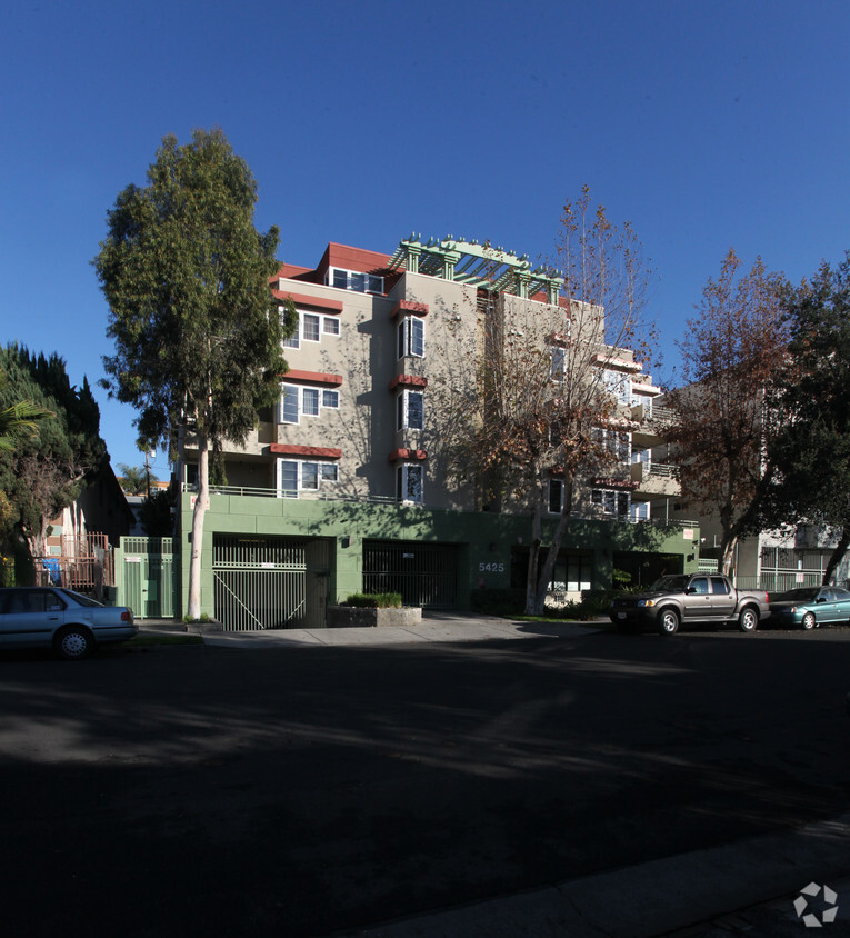 Foto principal - Carlton Way Apartments