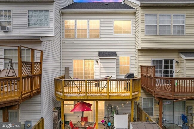 Building Photo - 10136 Pale Rose Loop