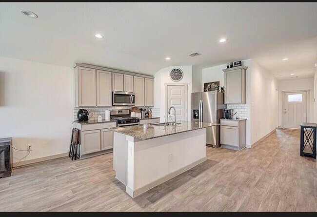 Building Photo - 1246 Truckee River Dr