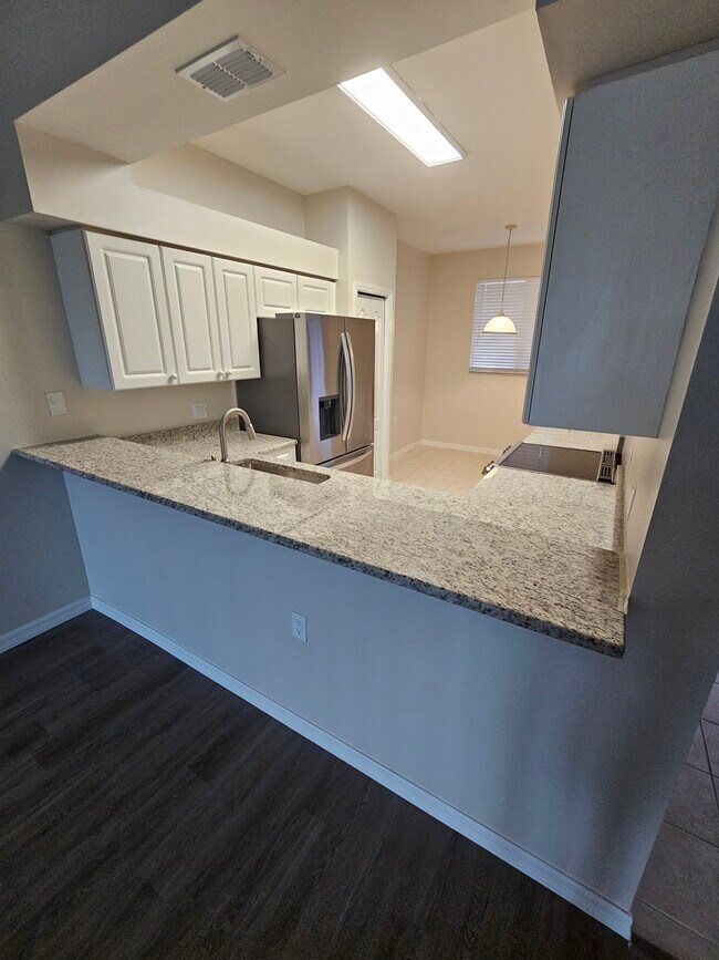 Foto del edificio - 16655 Lake Cir Dr