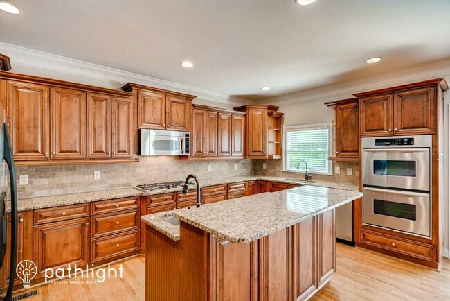 Building Photo - 2069 Harmony Dr
