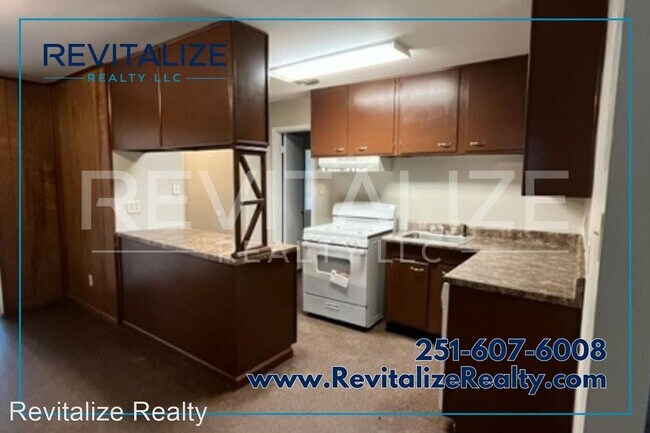 Building Photo - 3 br, 1 bath House - 511 Woodlore Dr