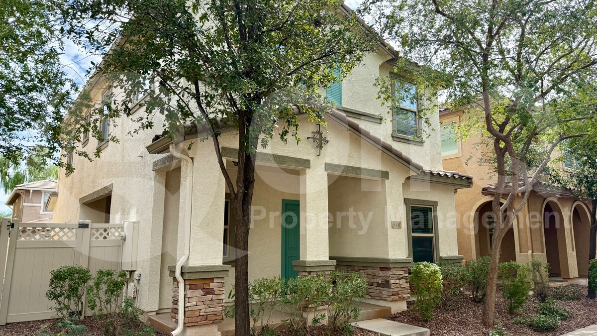 Photo - 940 South Hawk Lane