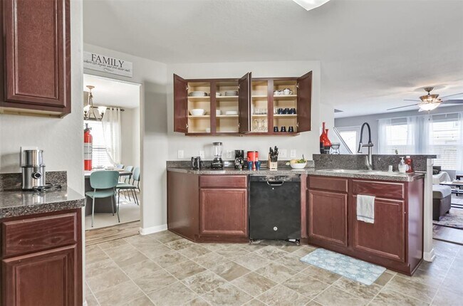 Foto del edificio - 16742 N Blue Jay Dr