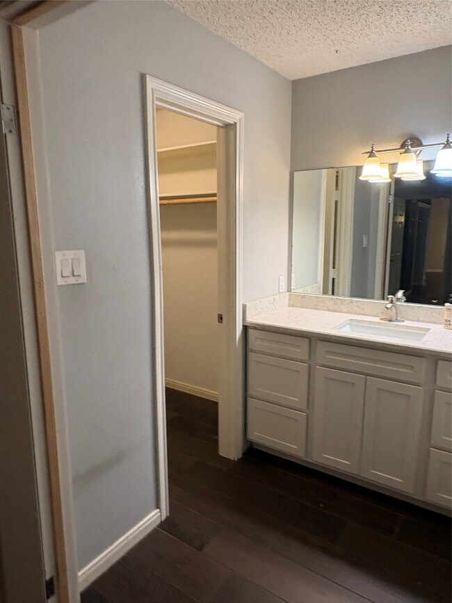 Foto del edificio - 31 Hideaway Dr