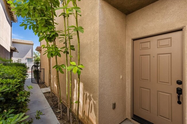 Building Photo - 14932 Isamar Ln