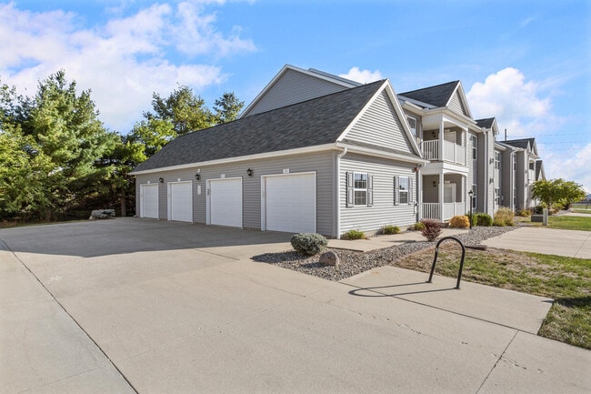 Building Photo - 3048 E Stillwater Landing