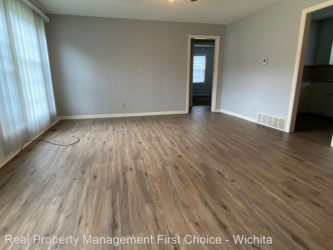 Foto del edificio - 3 br, 1 bath House - 1557 N Broadview