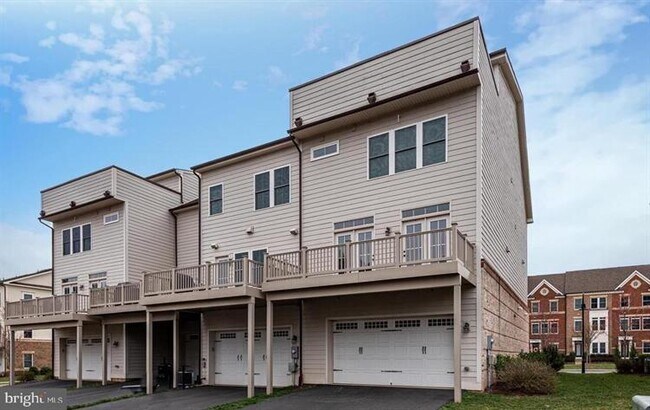 Foto del edificio - 44670 Collingdale Terrace