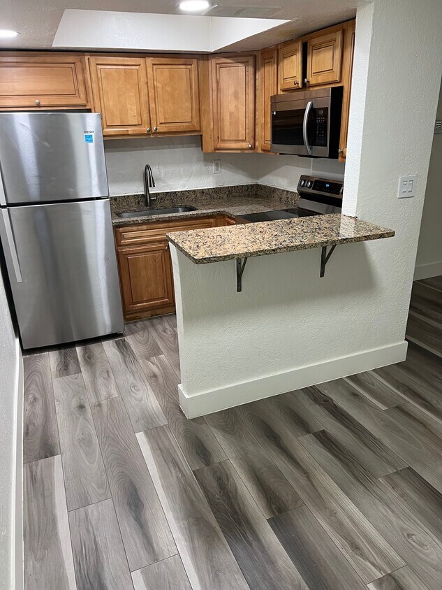 Foto principal - 5829 NW 22nd Ct