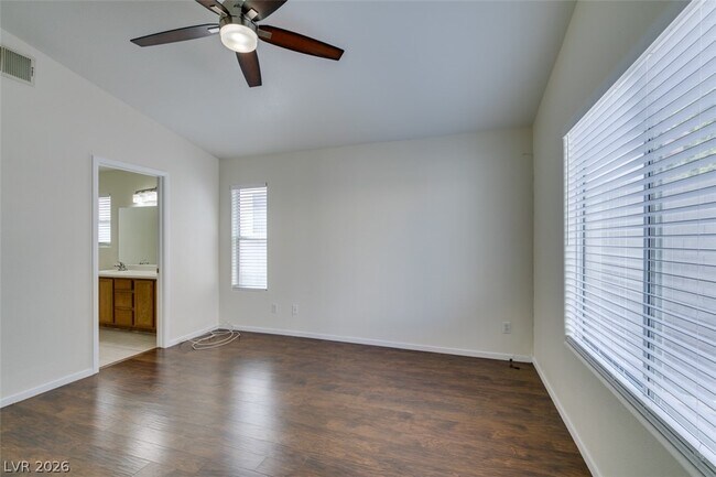 Foto del edificio - 7656 Certitude Ave