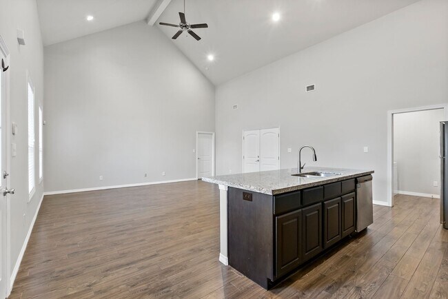 Building Photo - 4309 Nagle St