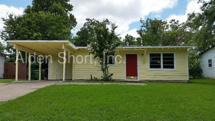 Primary Photo - 702 Glenfield Dr