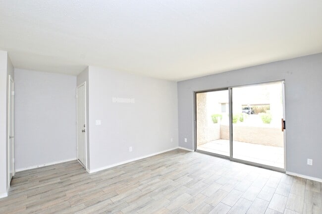 Building Photo - 4444 E Paradise Village Pky N