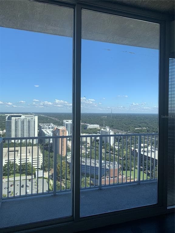 Foto del edificio - 155 S Court Ave