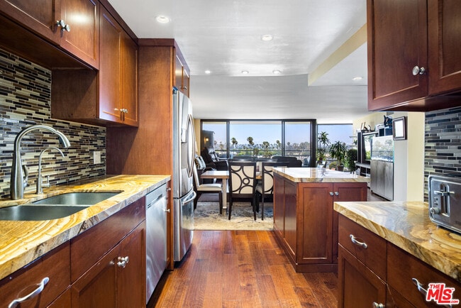 Foto del edificio - 4316 Marina City Dr