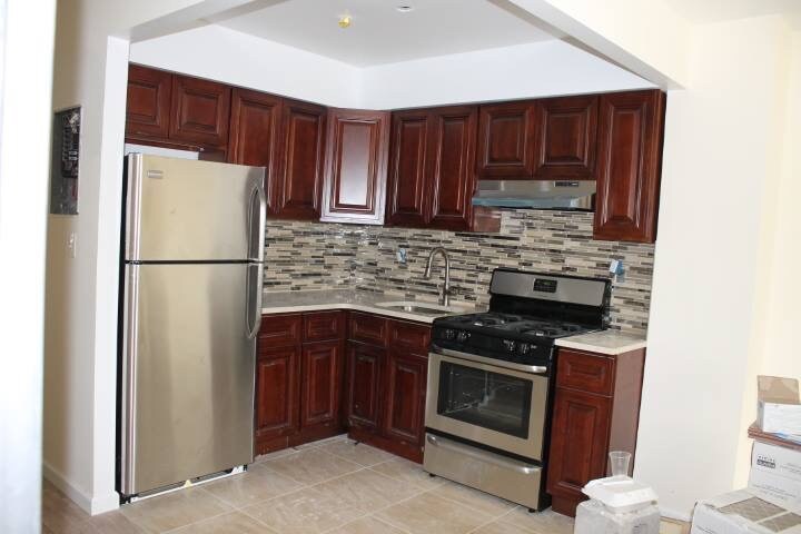 Foto principal - 102-47 Corona Ave