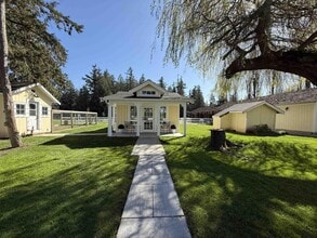 Building Photo - 177xx 8 Ave