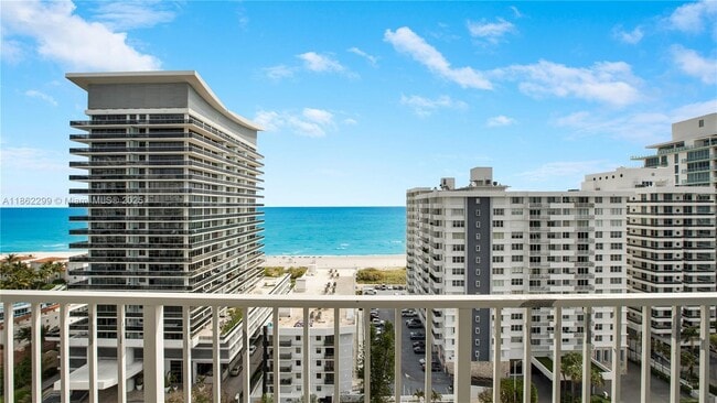 Foto del edificio - 5838 Collins Ave