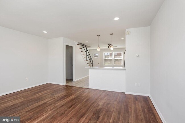 Foto del edificio - 8125 Mid Haven Rd