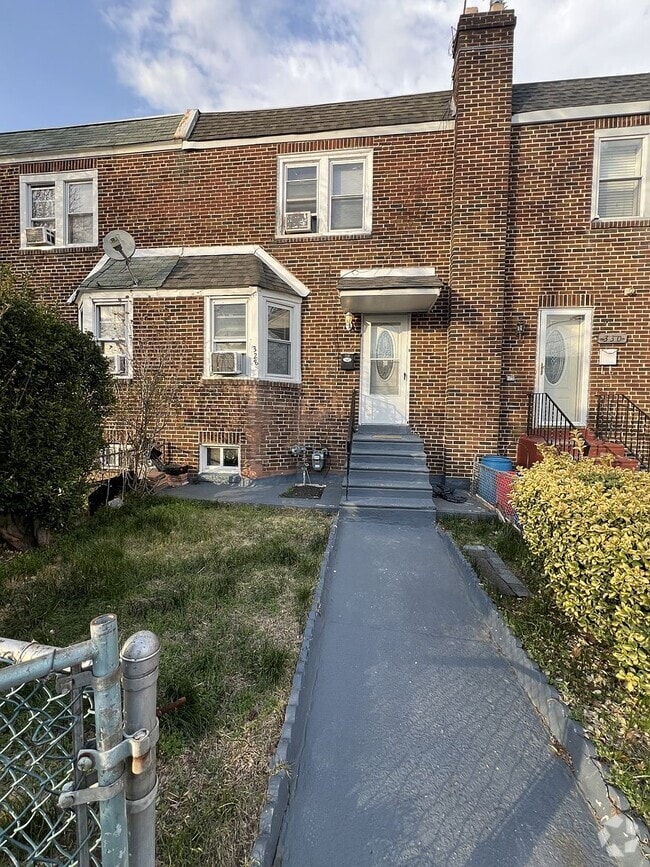 Building Photo - 328 Pfeiffer St