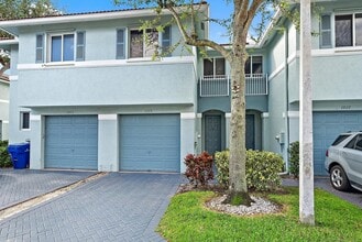 Building Photo - 1925 Alamanda Way