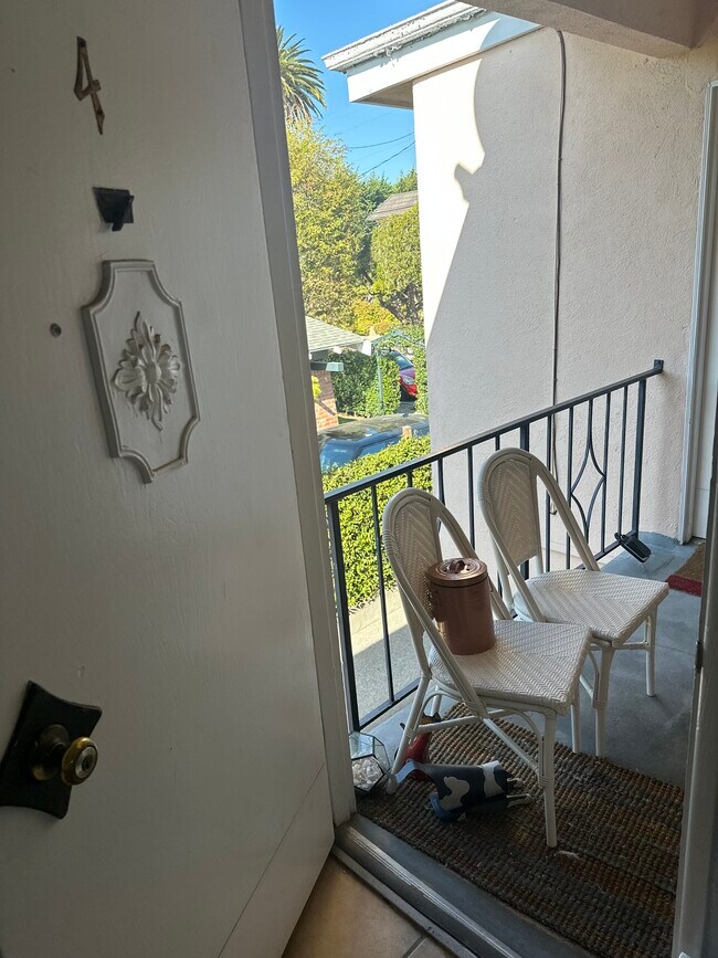Foto del edificio - 502 Raymond Ave