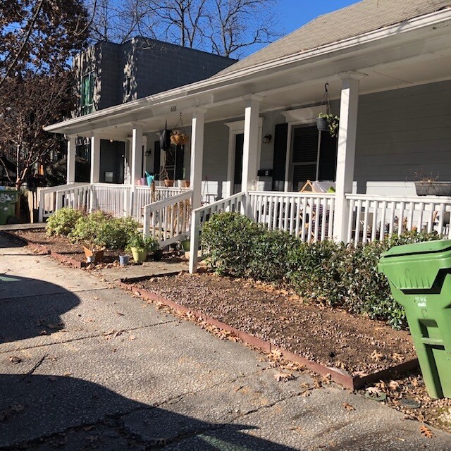 Front Porch (Shared) Units A & B - 618 Irwin Street Northeast