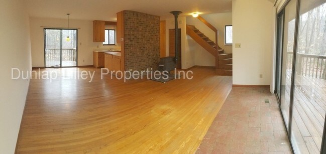 Building Photo - 612 Cedar Brook Way