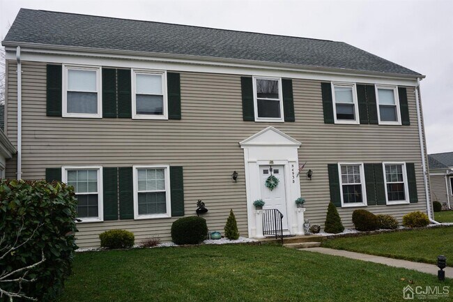 Foto del edificio - 493 Somerset Ln