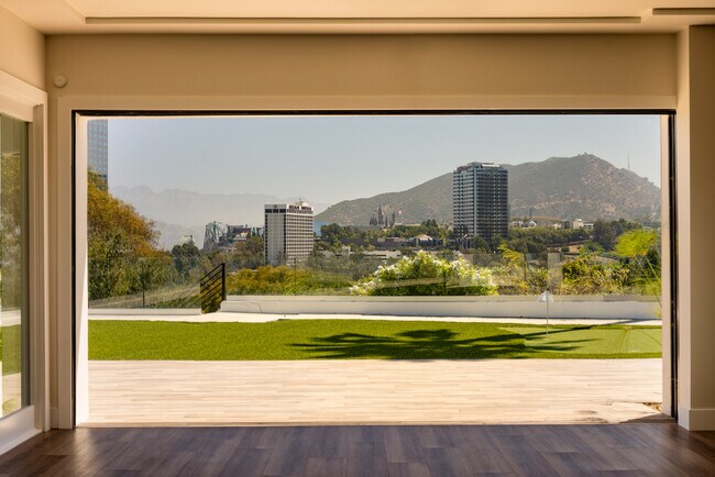 Foto del edificio - 10901 Terryview Dr