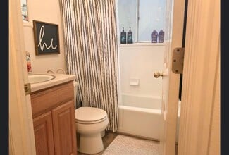 Building Photo - 423 S State St