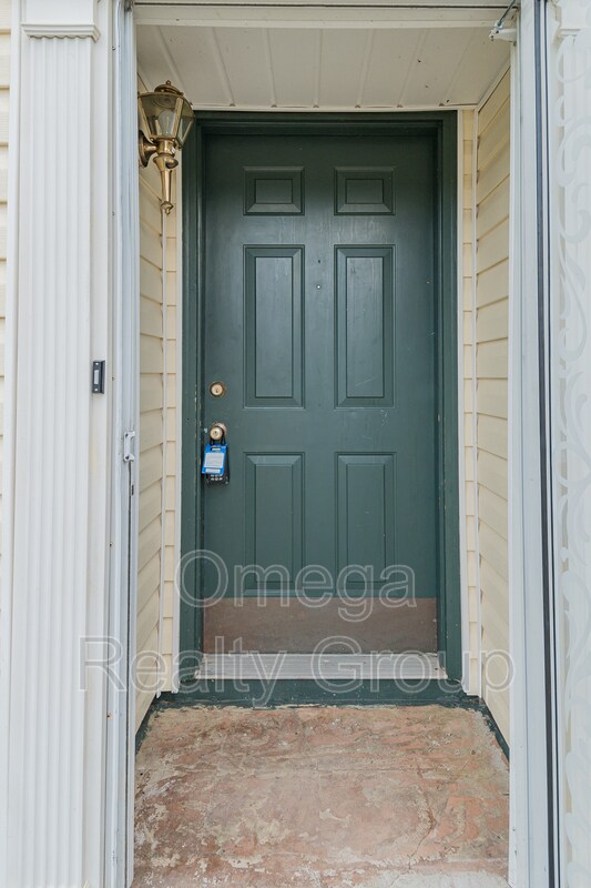 Building Photo - 2407 Hampstead Dr