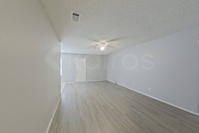 Building Photo - 1117 Saturn Dr