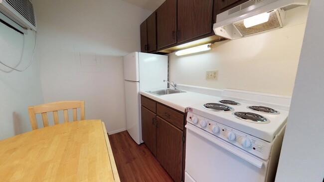 Building Photo - 542 W Doty St