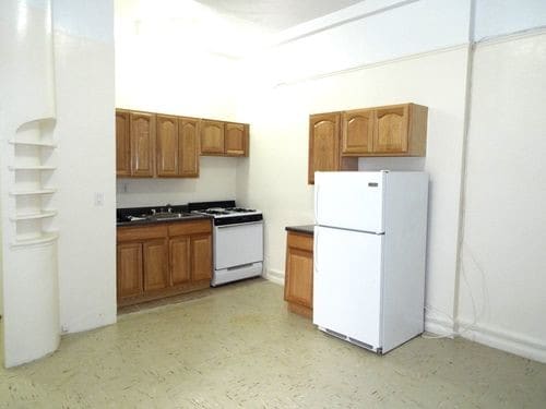 Building Photo - 610 Riverside Dr