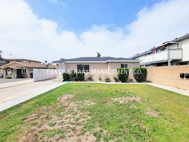 Building Photo - 8142 California St