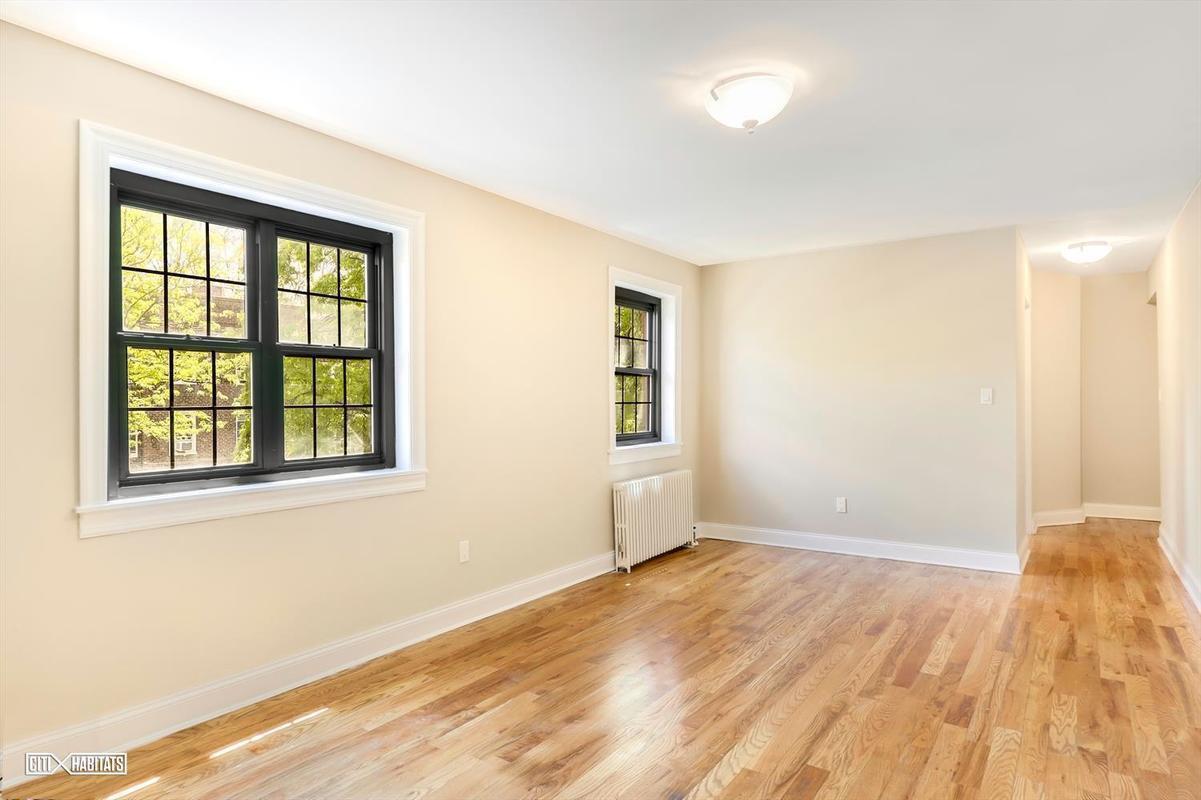 Living Room - 141-23 78th Ave