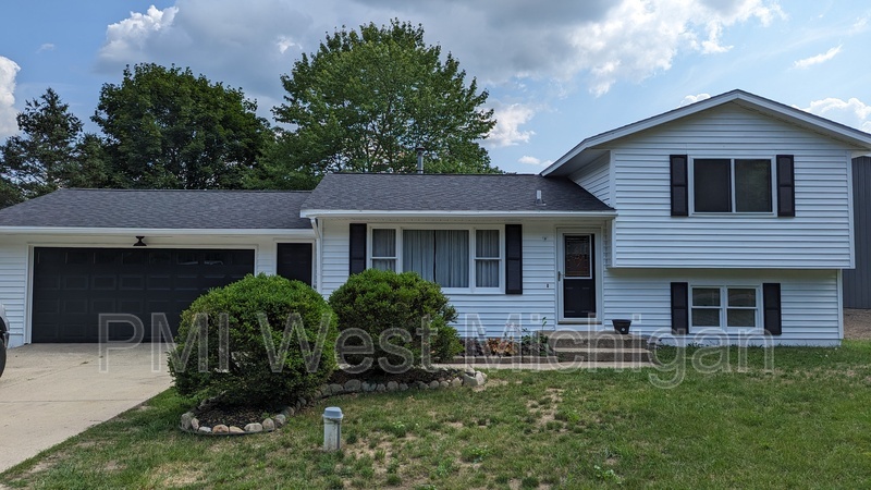 Primary Photo - 12215 Oakwood Shores St