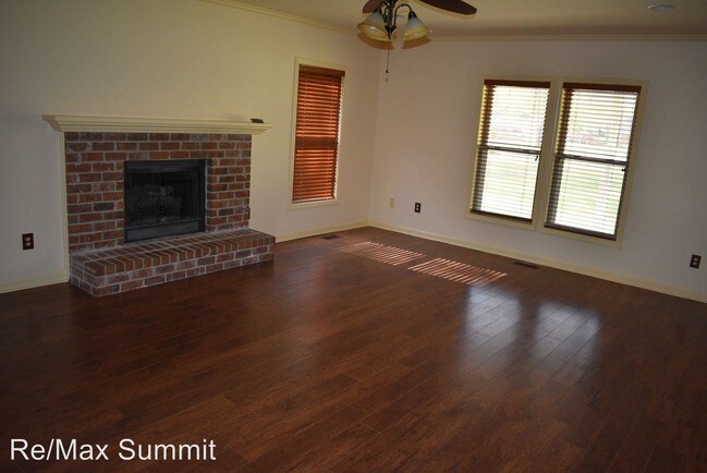 Building Photo - 4 br, 2.5 bath House - 3015 Old Spring Road
