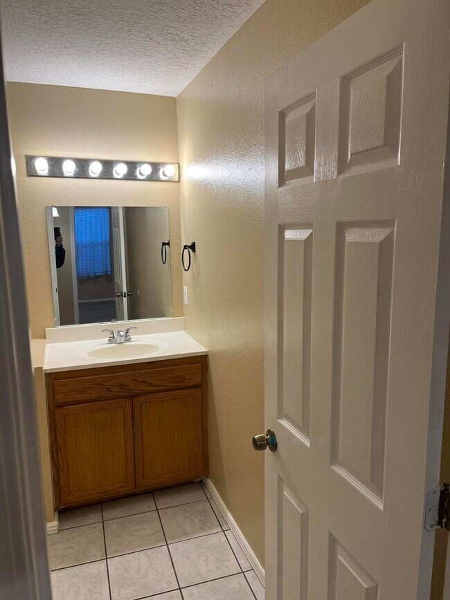 Foto del edificio - 7708 Amy Marie Ct NW