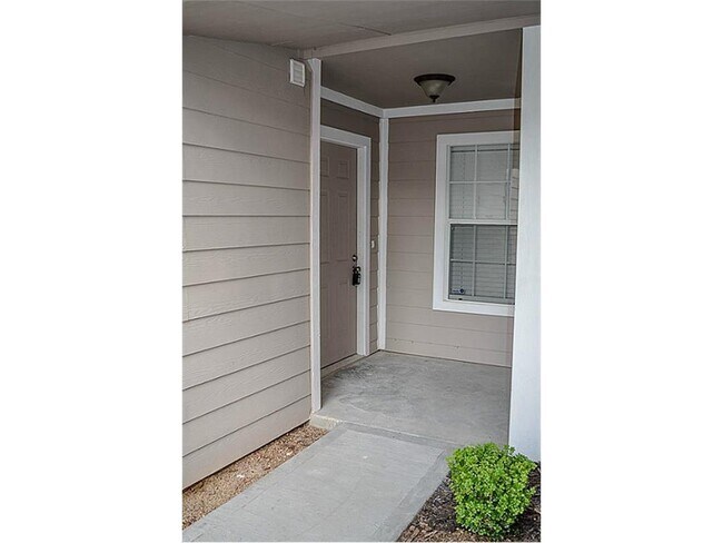 Foto del edificio - 6118 Shadow Isle Ln