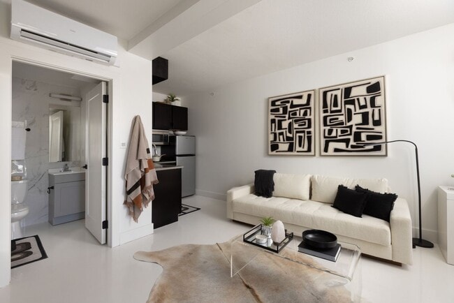 Interior Photo - Signal Hill Studios