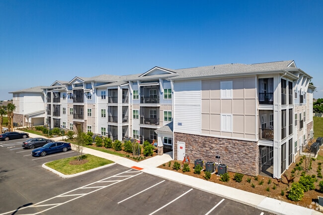 Building Photo - The Grove