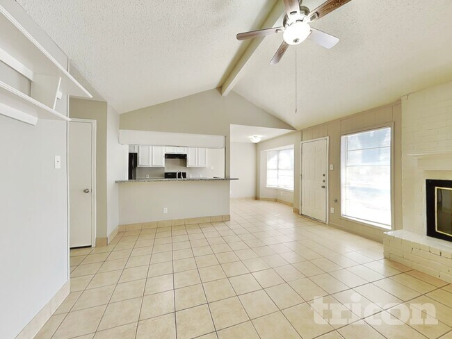 Foto del edificio - 2014 Briar Ridge Dr